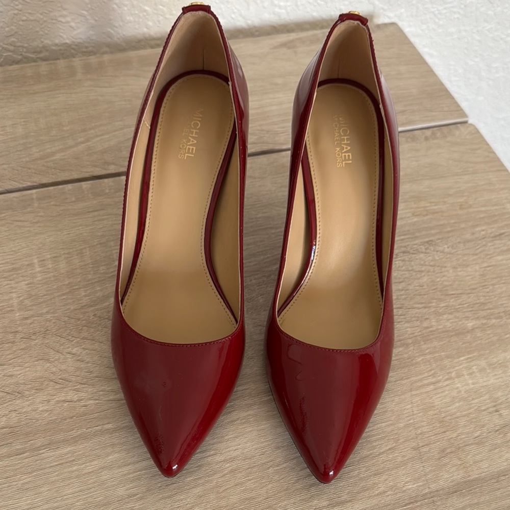 Michael Kors Abbi Flex Pumps. Maroon Color. Size 7.5